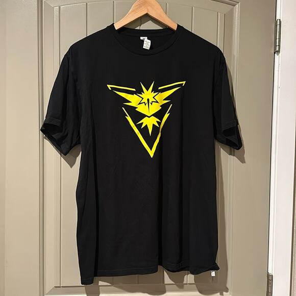 POKÉMON Team Instinct Sz L - Picture 2 of 5